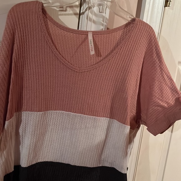 Womens top - Picture 2 of 2